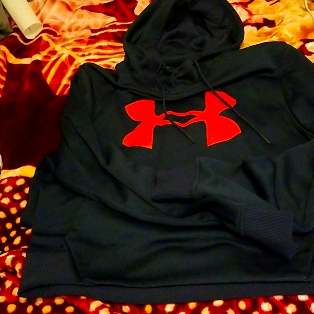 Medium under armour hoodie